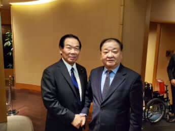 議員連盟会長同士の会談で、姜昌一氏は「日本の議員代表団は北朝鮮訪問で対話せよ」と発言