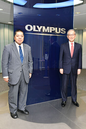 竹内康雄、佐藤優