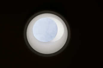 ノースライトを採り込む「光の煙突（チムニー）」