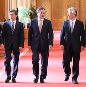 左がKBS社長の梁承東（ヤン・スンドン）氏