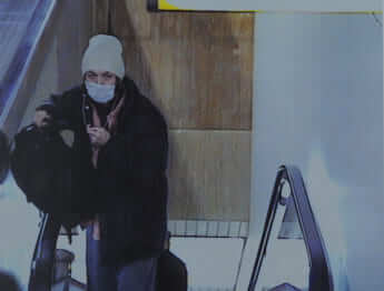 新大阪駅の新幹線のホームに現れた平田信