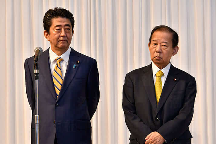 安倍前首相と二階幹事長