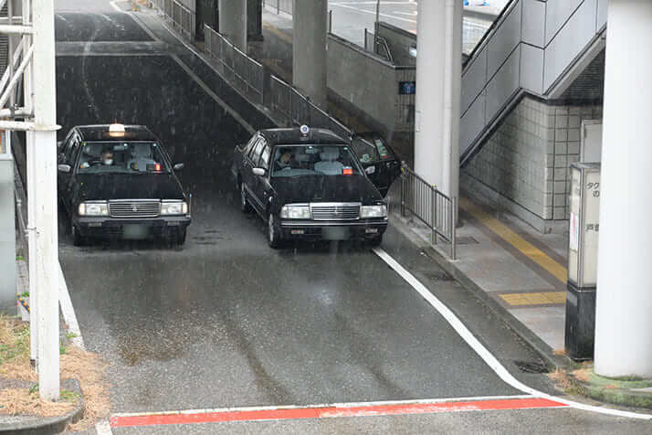 タクシー乗り場