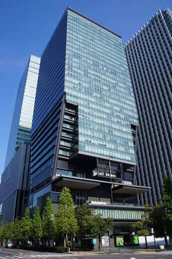 産経新聞（Umako／Wikimedia Commons）