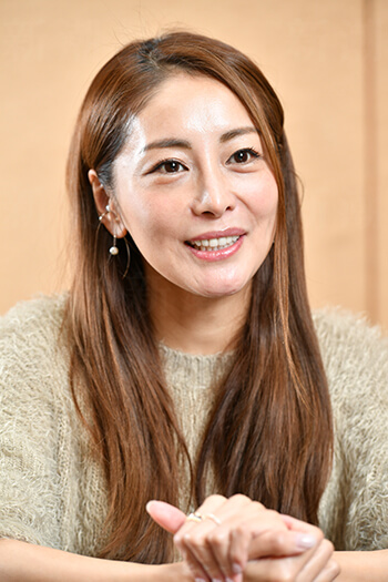 志村けんに愛された女たち 川上麻衣子 に明かしていた 結婚観 安めぐみ 熊切あさ美 に語っていた お笑い観 デイリー新潮 志村けんに愛された女たち 川上麻衣子 に明かしていた 結婚観 安めぐみ 熊切あさ美 に語っていた お笑い観 デイリー新潮