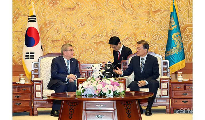 トーマス・バッハ、文在寅