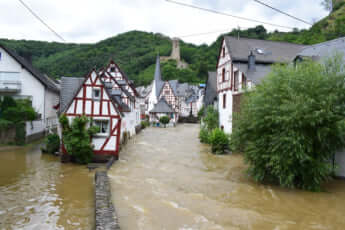 ドイツ西部モンスター水害で「気候変動」めぐる世論に変化、9月連邦議会選への影響は