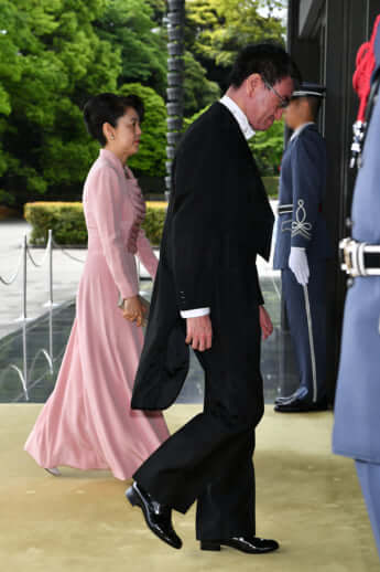 河野太郎、夫人