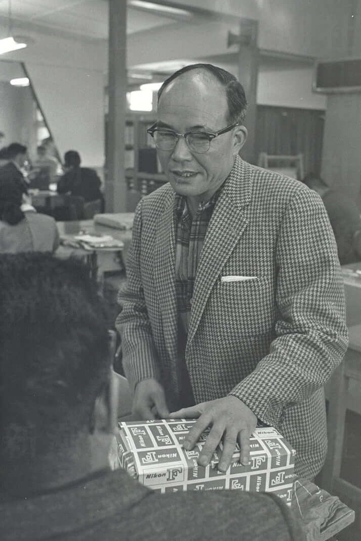 エンジン一筋 本田宗一郎 が四輪車進出で経産官僚を バカヤロー と怒鳴りつけた日 デイリー新潮 エンジン一筋 本田宗一郎 が四輪車進出で経産官僚を バカヤロー と怒鳴りつけた日 デイリー新潮