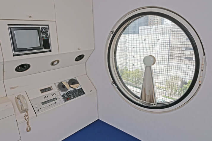 中銀カプセルタワービル6