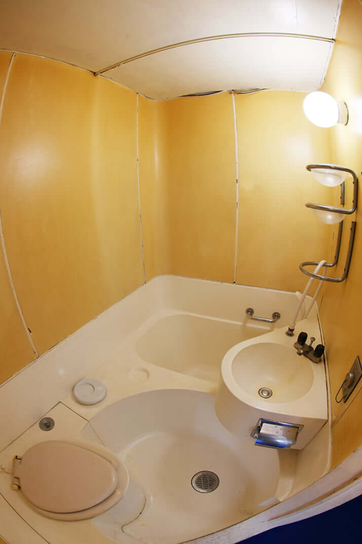 中銀カプセルタワービル7