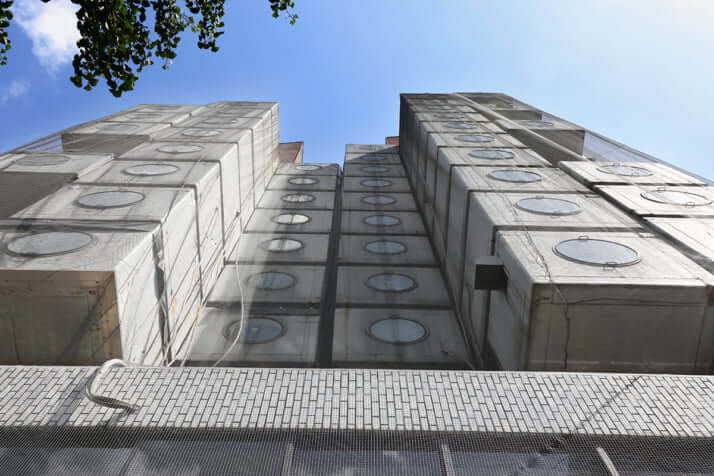 中銀カプセルタワービル12