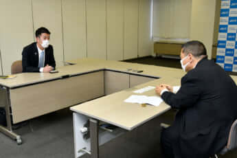 野並晃、佐藤優