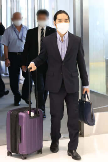 帰国時の小室圭