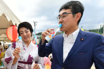 河井案里、河井克行