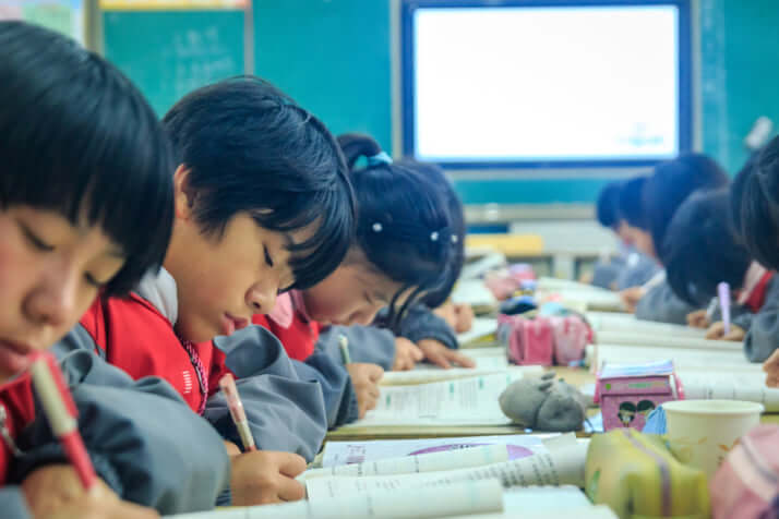 「少子化」だけが理由ではない中国「学習塾規制」本当の狙い