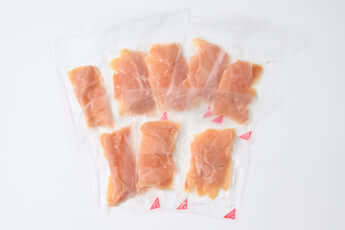 宮崎・夢創鶏の燻製生ハム