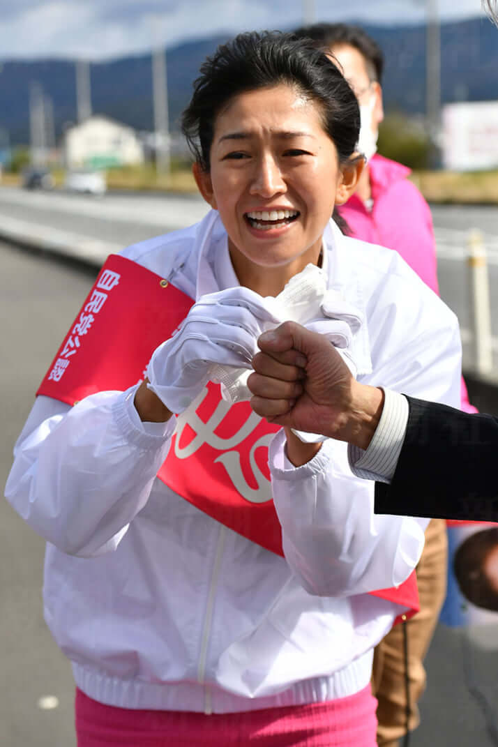 森下千里　衆議院議員　抱き枕　正規品　未使用 森下千里 衆議院議員 抱き枕 正規品 未使用 - メルカリ