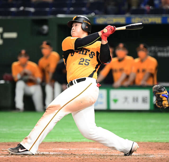 岡本和真は567 増 年俸大幅アップも その後活躍 できる できない 選手の分れ目 デイリー新潮