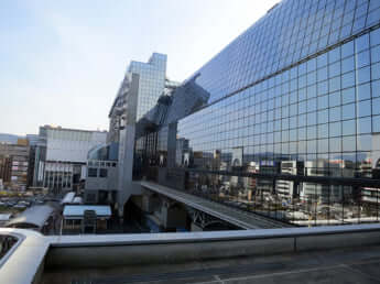 「京都駅」（京都府京都市）