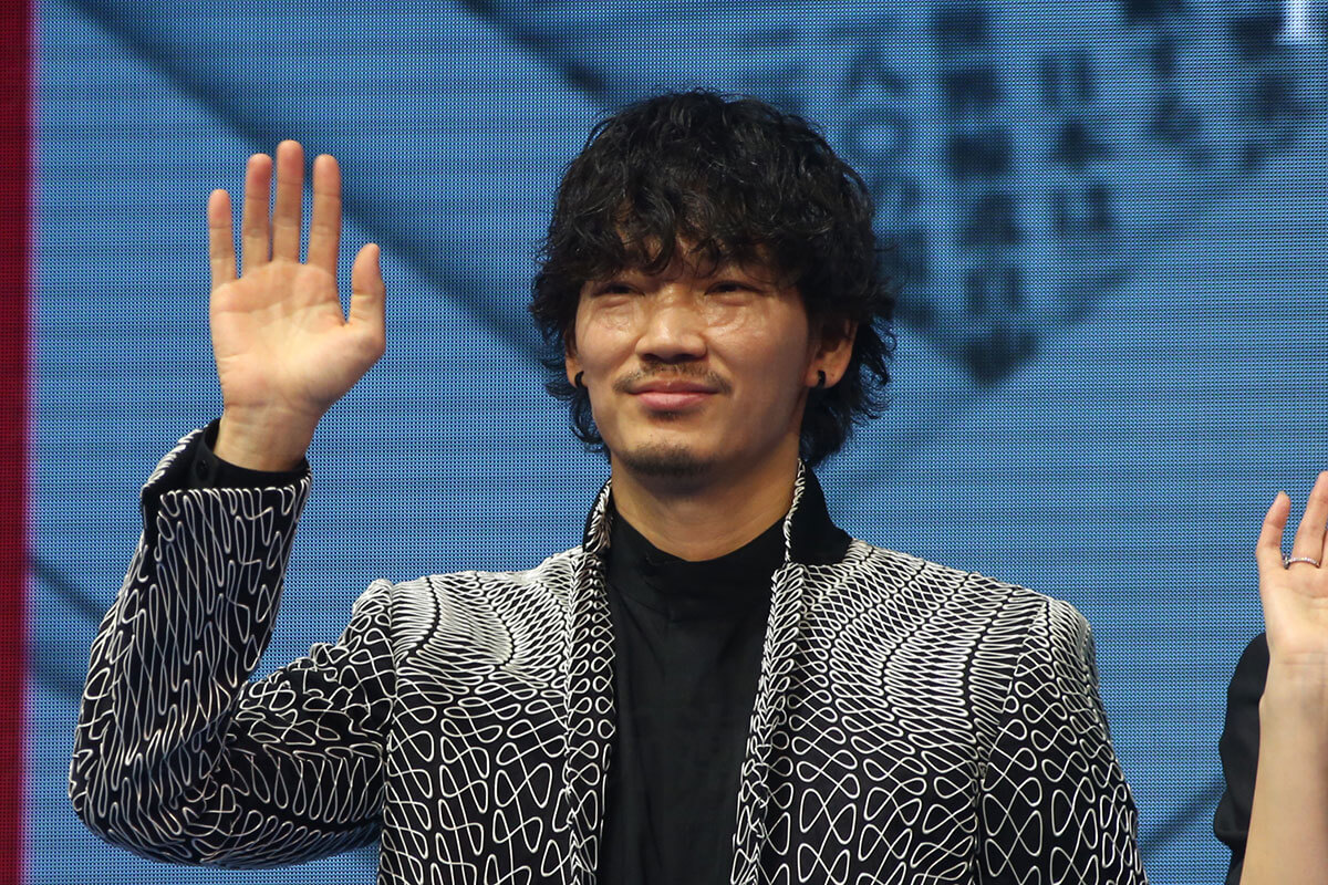 綾野剛 7月期 日曜劇場 の主演に内定 関係者は これまでにない斬新なドラマになる デイリー新潮