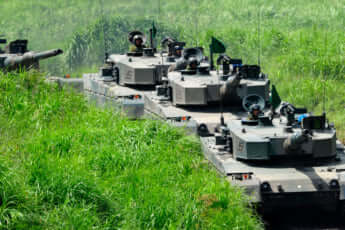 自衛隊による「富士総合火力演習」の様子2