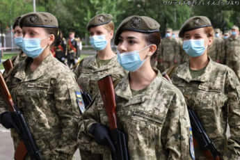 【写真特集】ウクライナ軍の女性兵士1（ウクライナ軍のフェイスブックより