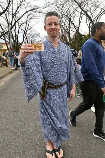 14号グラビア米国人お花見_7