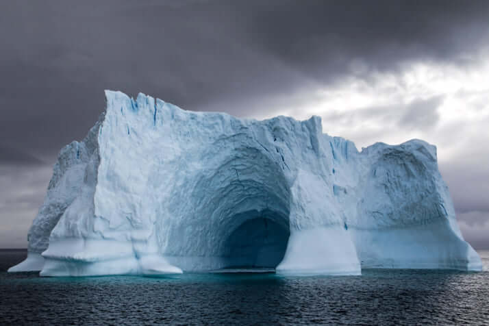 南極大陸の氷山