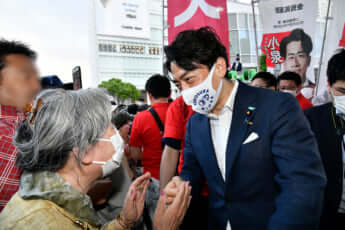 21号グラビア小泉進次郎_2