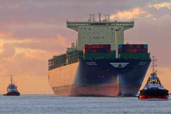 韓国・ヒュンダイの大型船