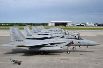 掩体壕のない基地