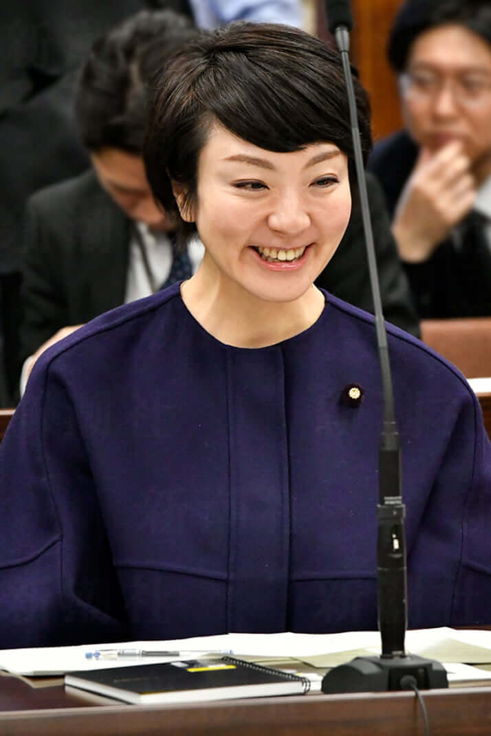 河井案里