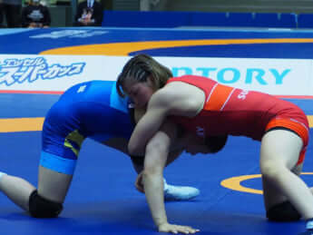 尾崎野乃香、川井友香子