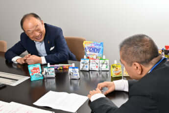 太田栄二郎、佐藤優