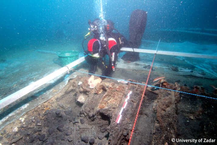 沈没発掘の様子「水中考古学」