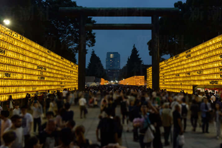 靖国神社「みたままつり」