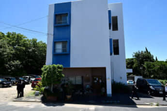 会合場所のカレーショップ