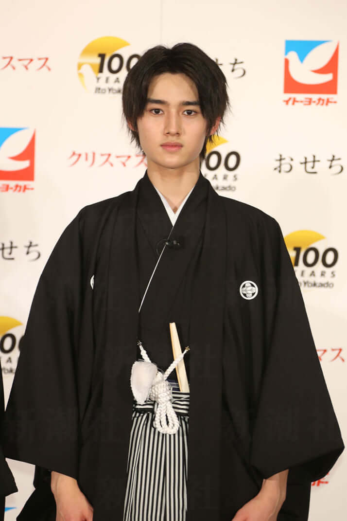 藤岡真威人