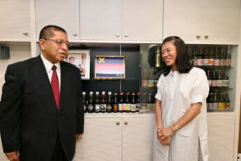 石渡美奈、佐藤優