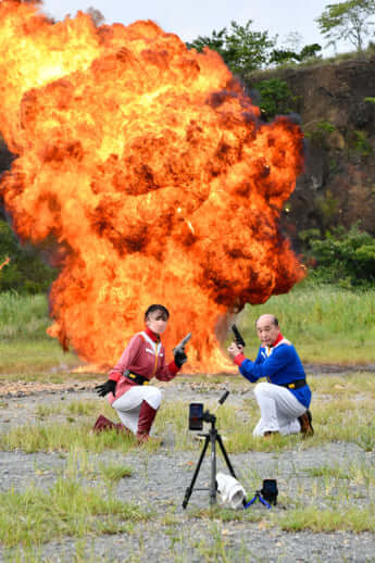 35号グラビア 爆破ツアー_4