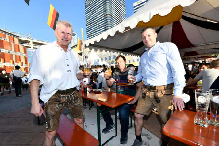 38号グラビア オクトーバーフェスト_3