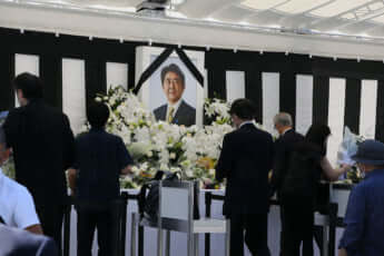 安倍元首相の献花台