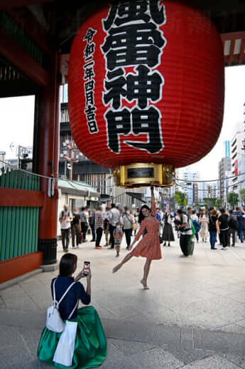 41号グラビア 訪日外国人_2