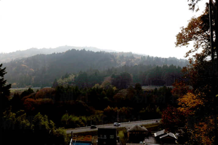 山中村から見た松尾山