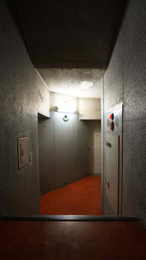 中銀カプセルタワービル13