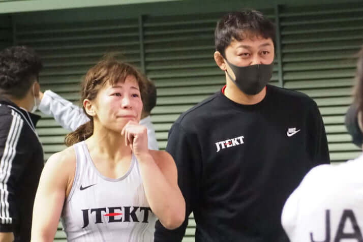 志土地真優(夫と)