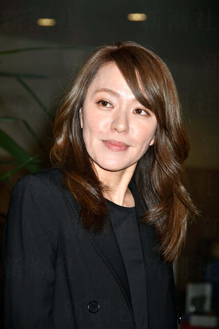 23年7号グラビア 今井絵理子_9