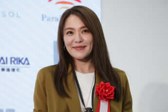 23年7号グラビア 今井絵理子_10