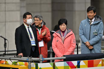 23年10号グラビア 東京マラソン_19